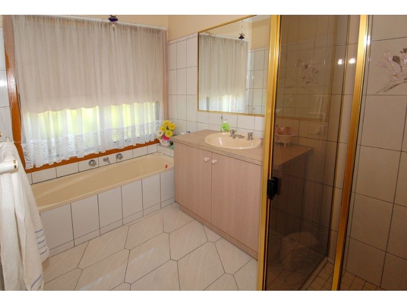 3 Truro Crescent, Taylors Lakes VIC 3038