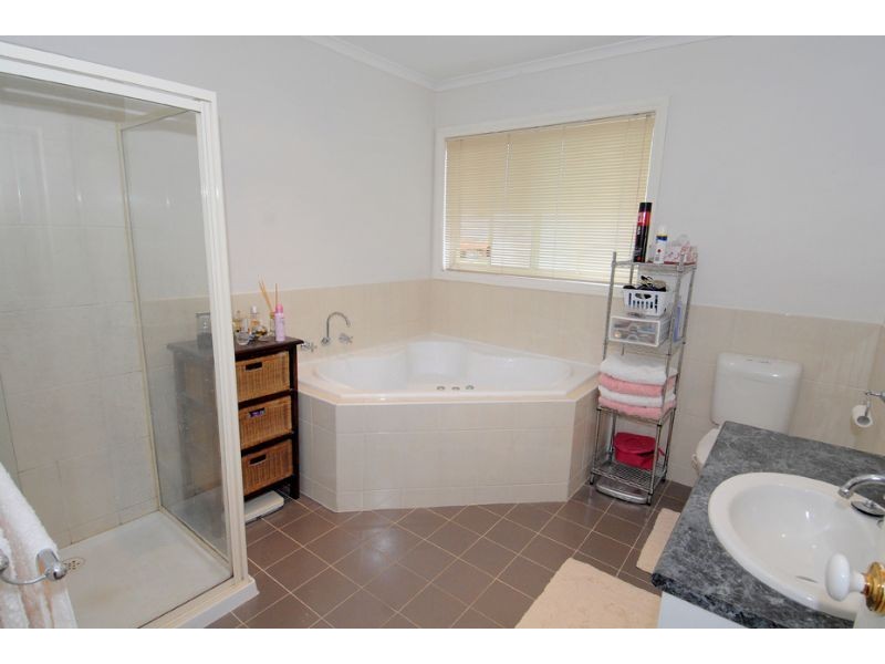 4/67-69 Pecks Road, Sydenham VIC 3037