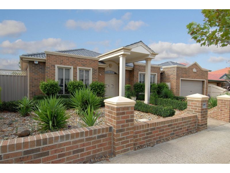 28 Wellington Drive, Hillside VIC 3037