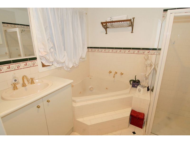 12 Penshurst Court, Hillside VIC 3037