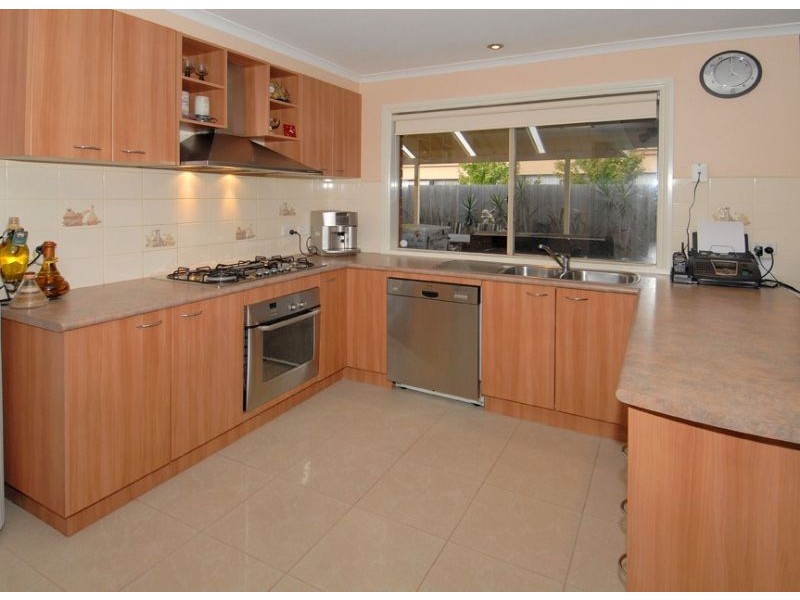 25 Taylors Hill Blvd, Taylors Hill VIC 3037