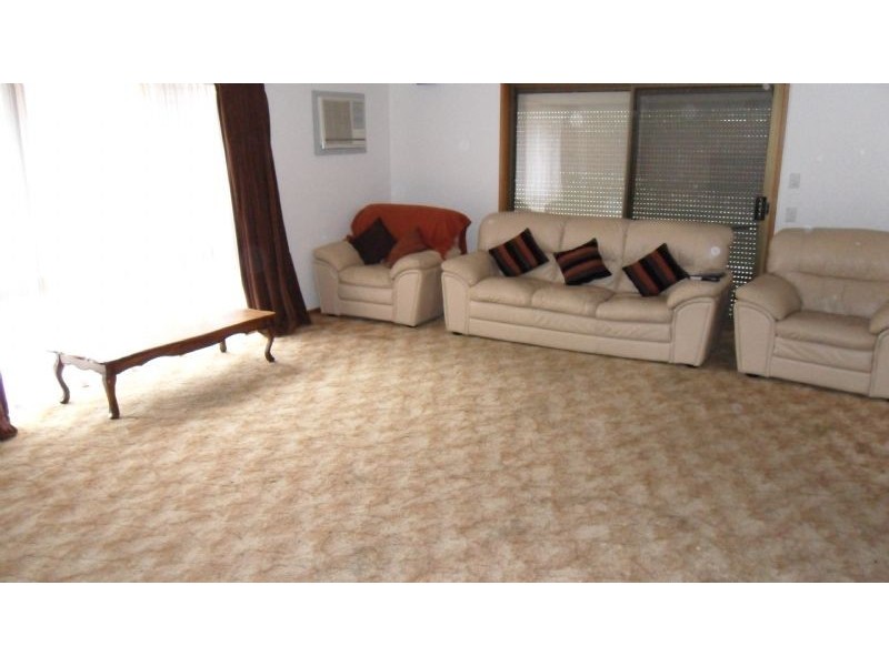 9 Willandra Court, Taylors Lakes VIC 3038