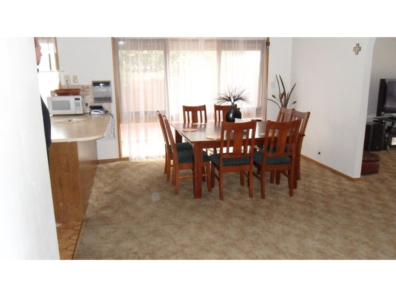 9 Willandra Court, Taylors Lakes VIC 3038