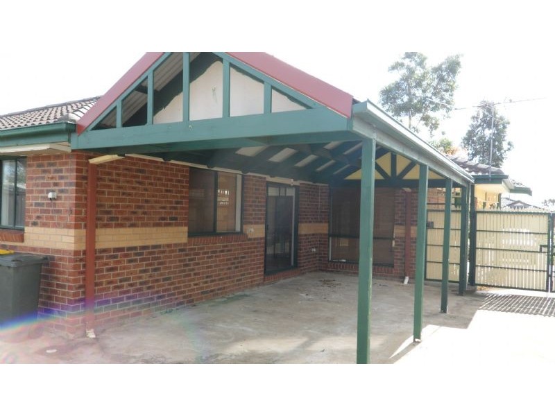 11 Manchester Drive, Sydenham VIC 3037