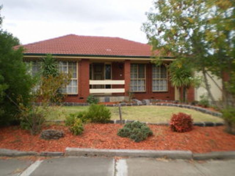6 Hattah Court, Taylors Lakes VIC 3038
