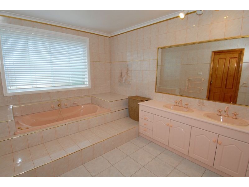 66 Australia Drive, Taylors Lakes VIC 3038