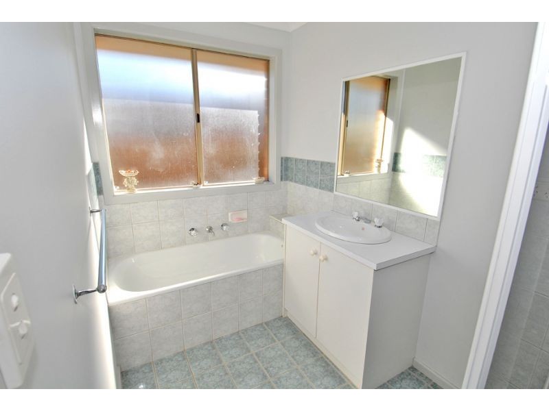 34 Chris Court, Hillside VIC 3037