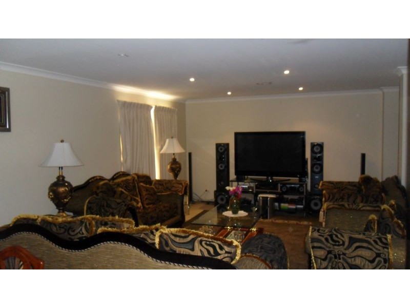 2 Latrobe Terrace, Taylors Hill VIC 3037