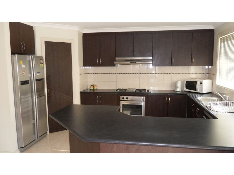 2 Latrobe Terrace, Taylors Hill VIC 3037