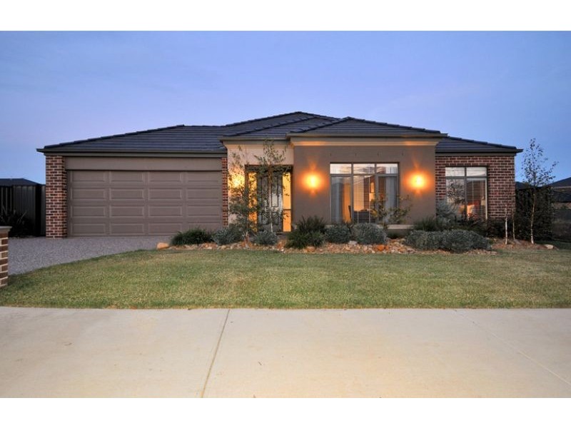 48 Domain Drive, Hillside VIC 3037