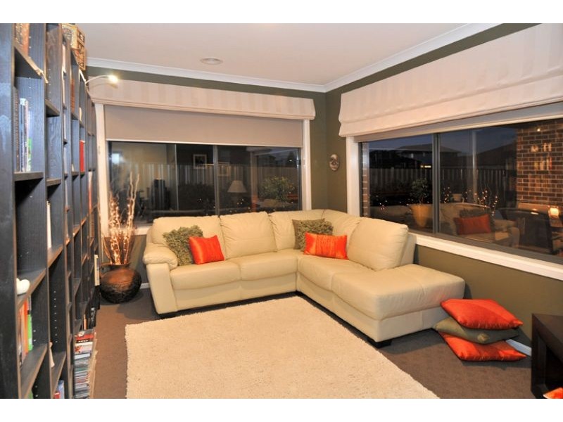 48 Domain Drive, Hillside VIC 3037