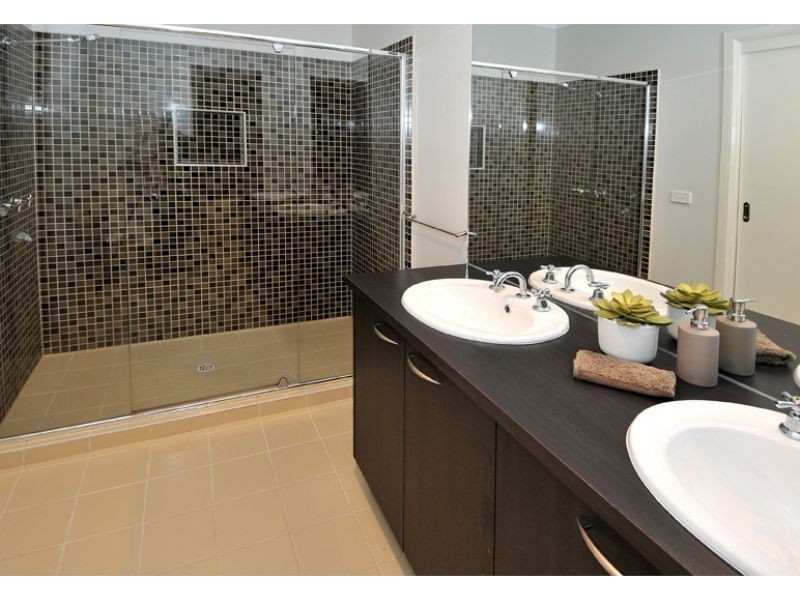 48 Domain Drive, Hillside VIC 3037