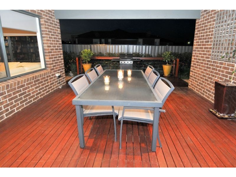 48 Domain Drive, Hillside VIC 3037