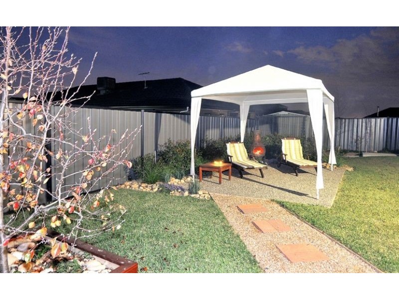 48 Domain Drive, Hillside VIC 3037