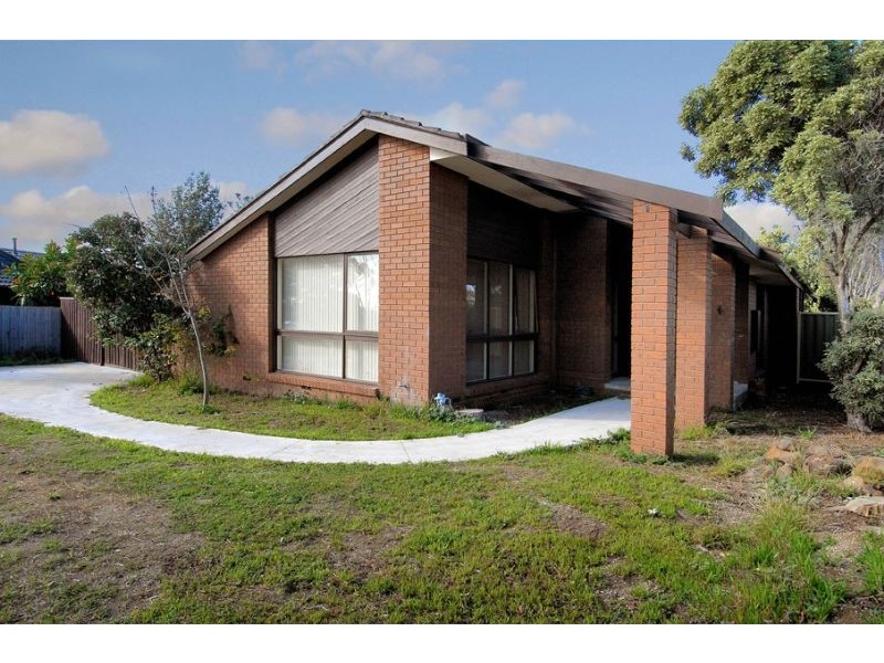 6 Sherbrooke Crescent, Taylors Lakes VIC 3038
