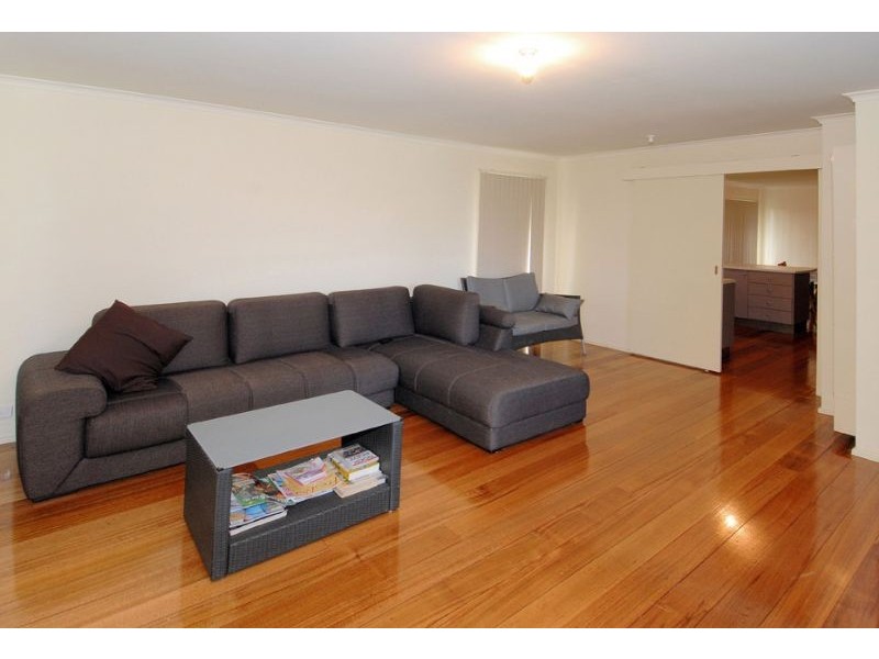 6 Sherbrooke Crescent, Taylors Lakes VIC 3038