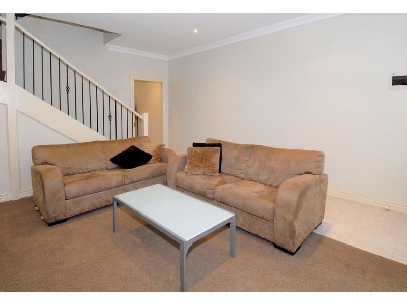 3/8 Lorraine Court, Hillside VIC 3037