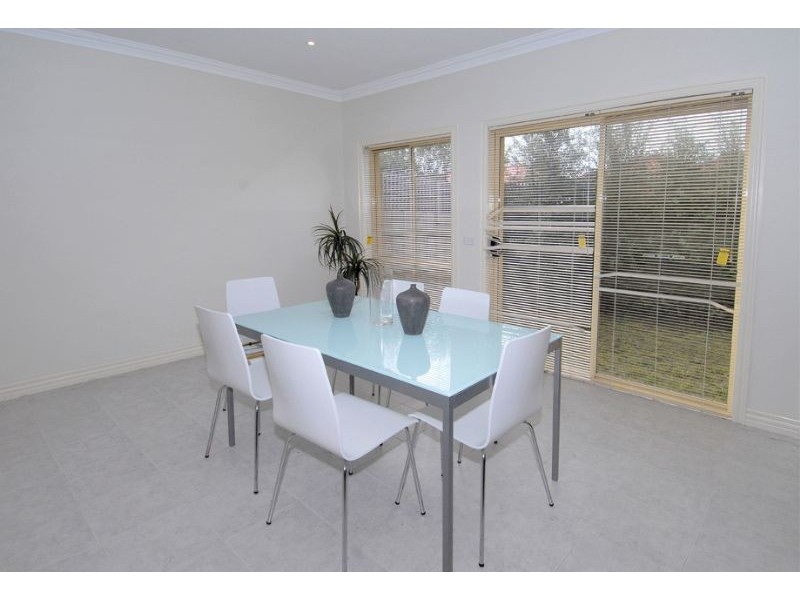 3/8 Lorraine Court, Hillside VIC 3037