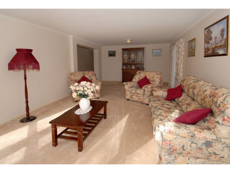 6 Imperial Court, Hillside VIC 3037