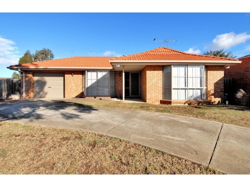 34 Chris Court, Hillside VIC 3037