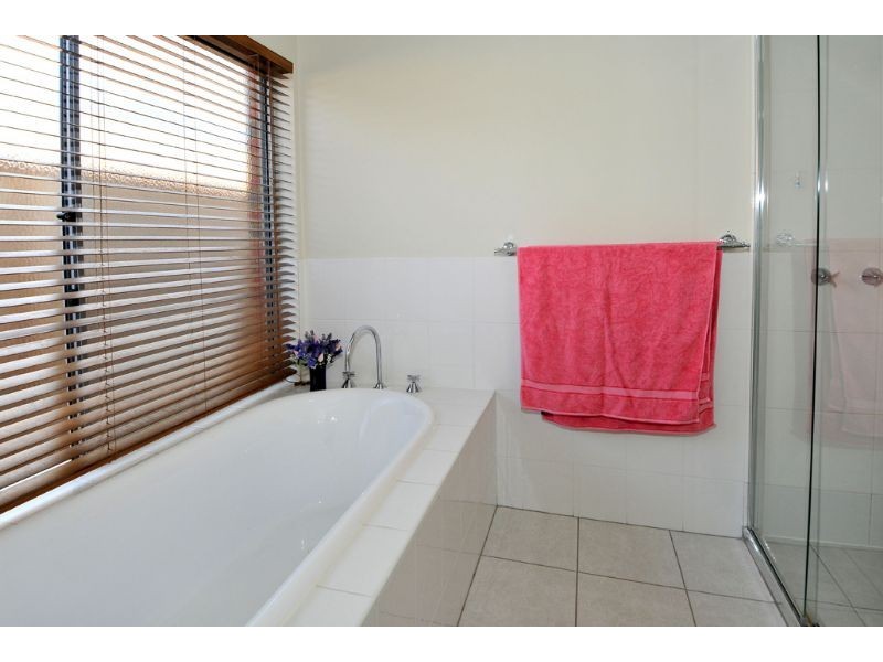 3 Coogee Drive, Taylors Hill VIC 3037