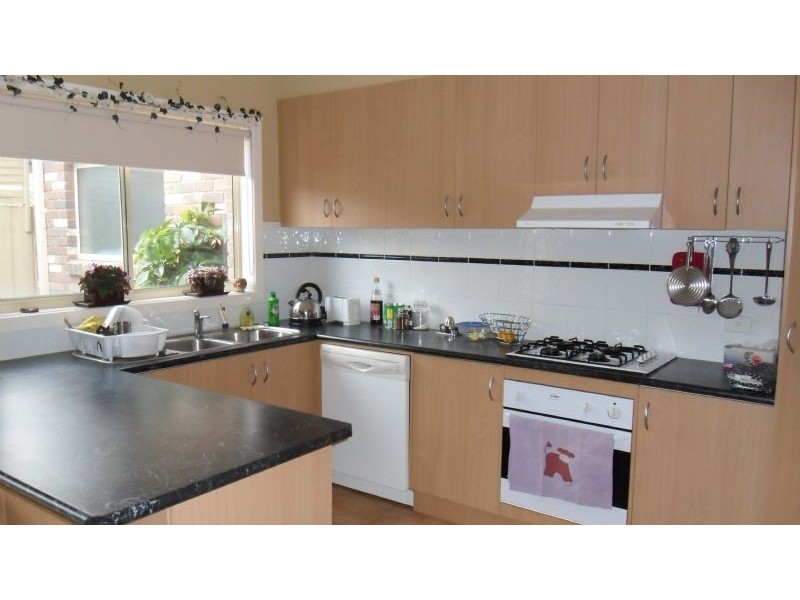 2/35 Pecks Road, Sydenham VIC 3037