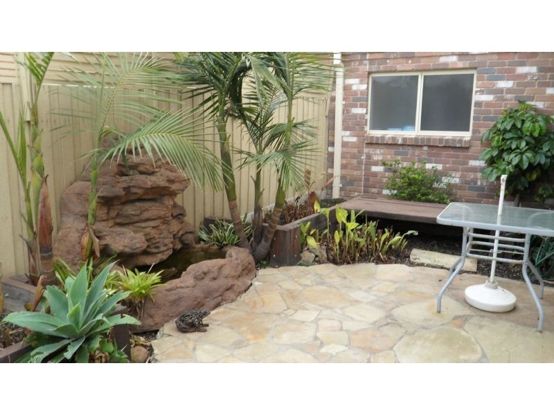 2/35 Pecks Road, Sydenham VIC 3037