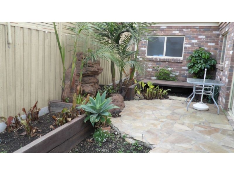 2/35 Pecks Road, Sydenham VIC 3037