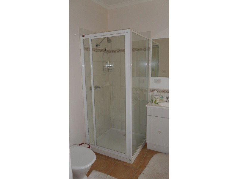 2/35 Pecks Road, Sydenham VIC 3037