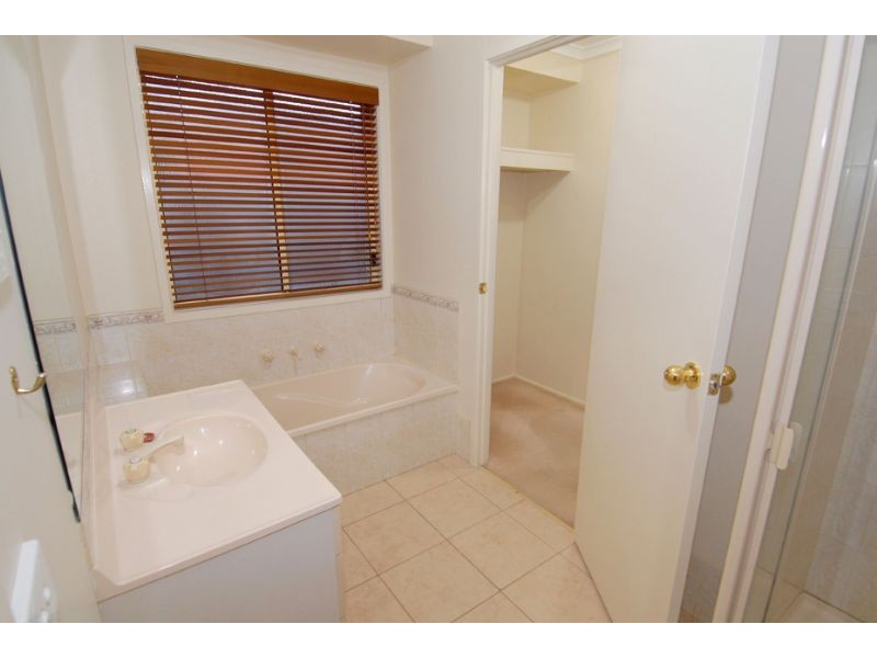 3 Sunrise Drive, Hillside VIC 3037