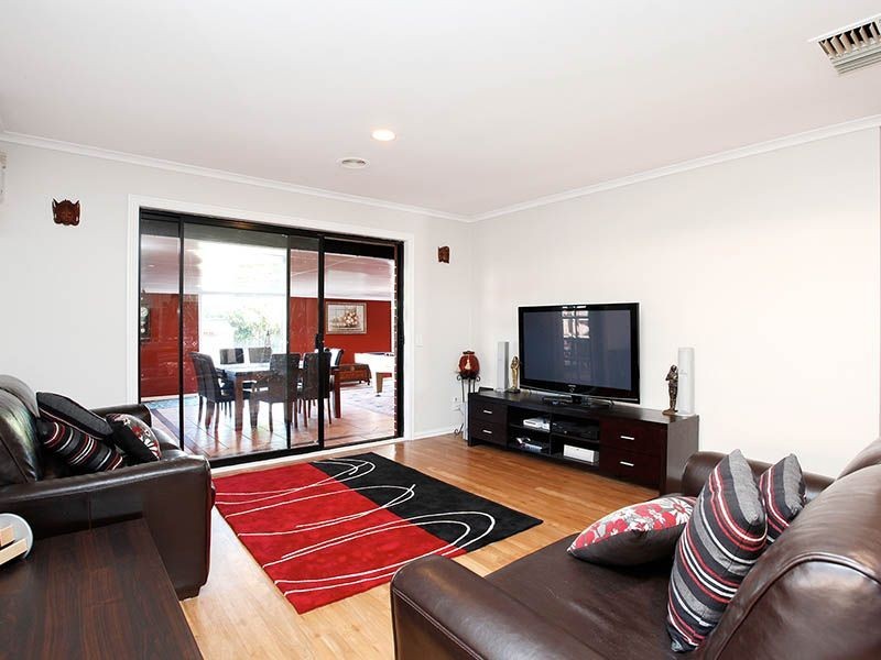 5 Catherine Drive, Hillside VIC 3037