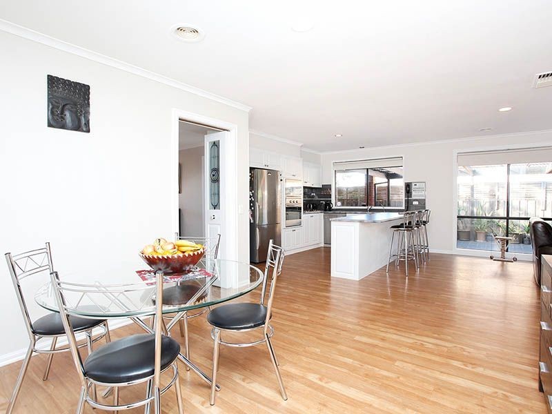 5 Catherine Drive, Hillside VIC 3037