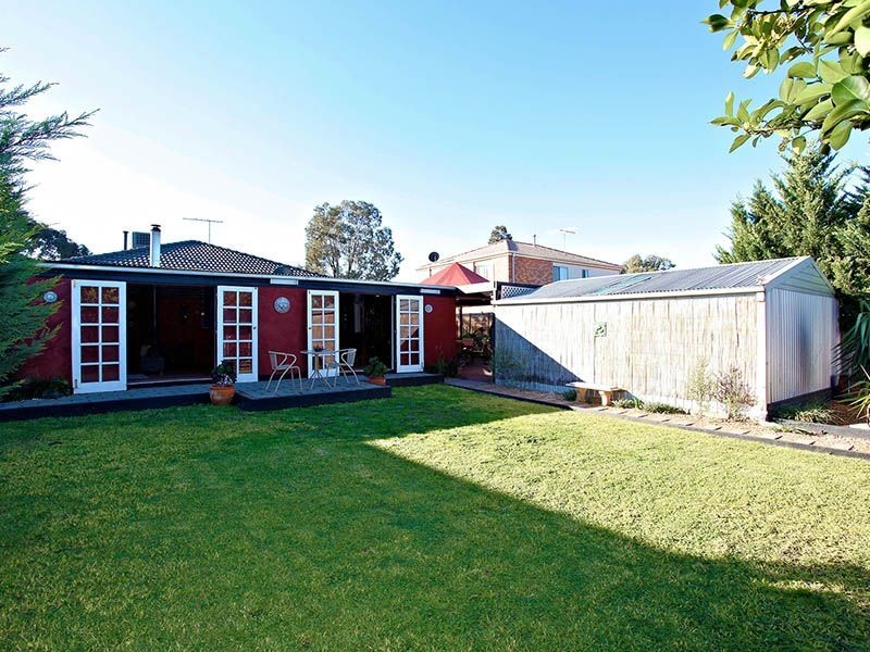 5 Catherine Drive, Hillside VIC 3037