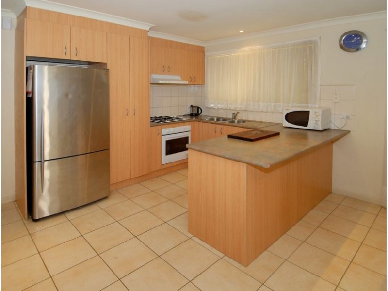 1/28-36 Ozzimo Drive, Hillside VIC 3037