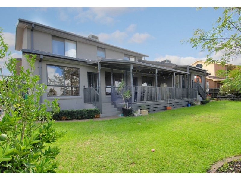 211 Burrowye Crescent, Keilor VIC 3036