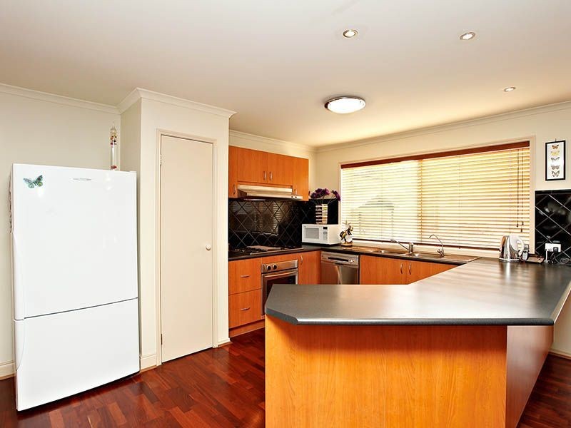 14 Rising Court, Hillside VIC 3037