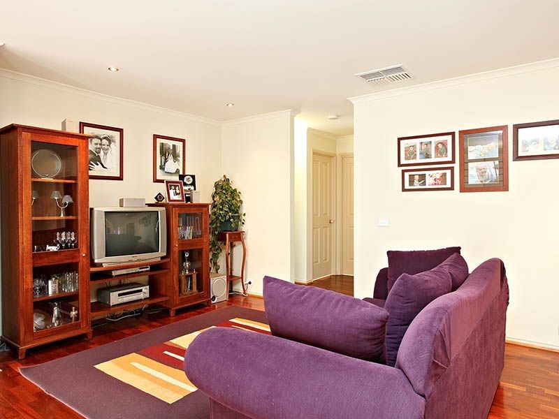 14 Rising Court, Hillside VIC 3037