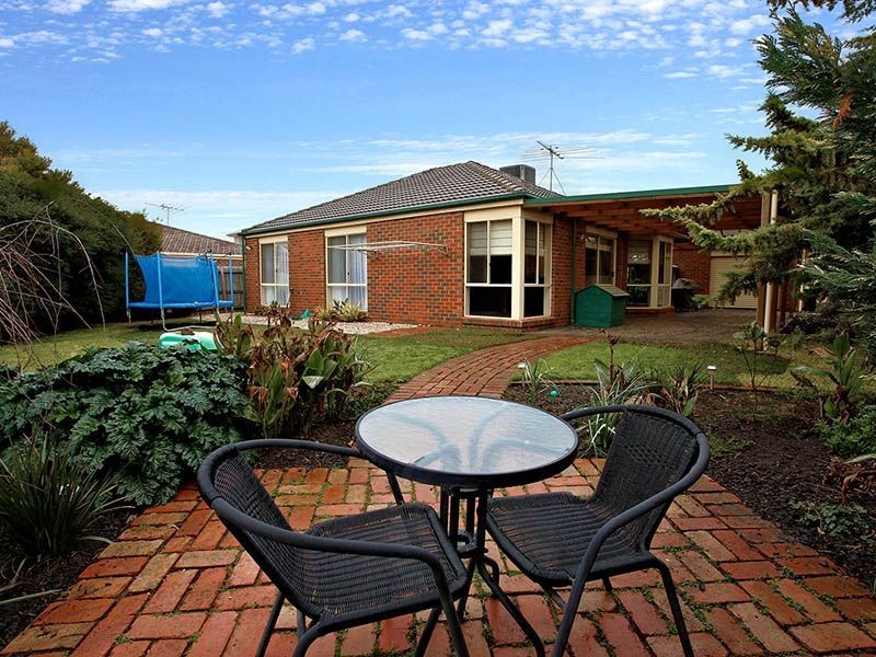 14 Rising Court, Hillside VIC 3037