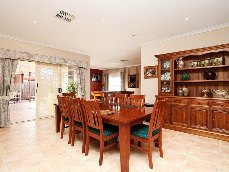 54 Blackman Crescent, Taylors Lakes VIC 3038