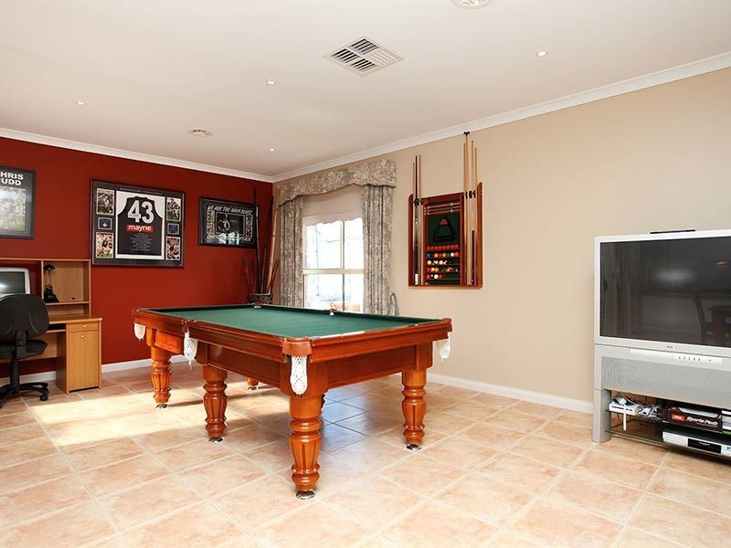 54 Blackman Crescent, Taylors Lakes VIC 3038