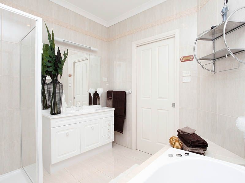 54 Blackman Crescent, Taylors Lakes VIC 3038