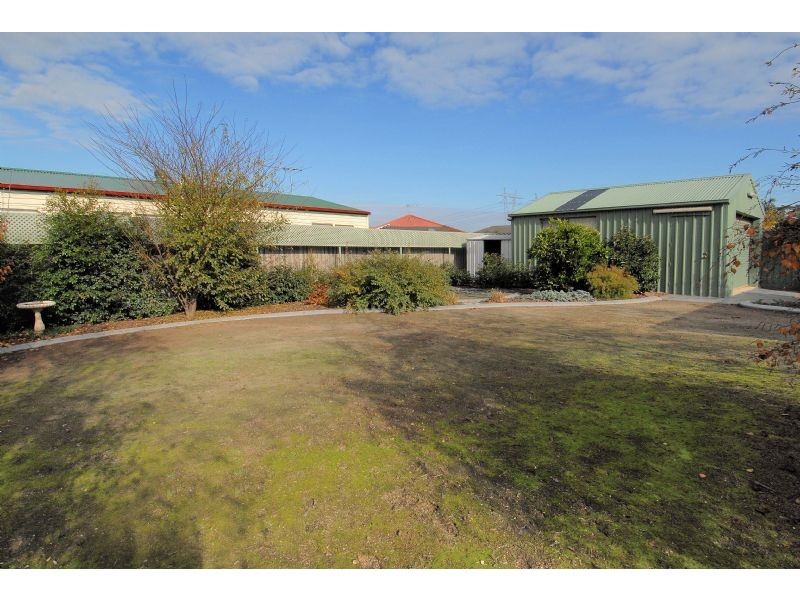 6 Imperial Court, Hillside VIC 3037