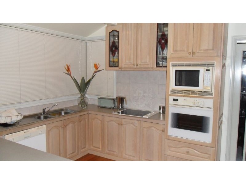 10 Fireball Court, Taylors Lakes VIC 3038