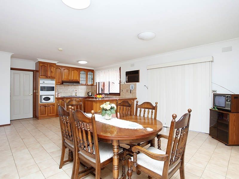 41 Aldershot Drive, Keilor Downs VIC 3038