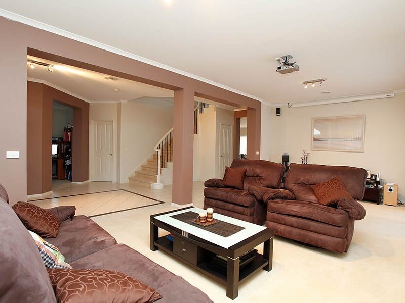 12 Salisbury Court, Hillside VIC 3037