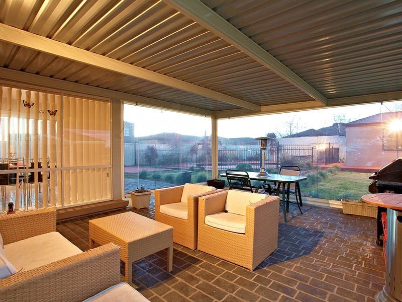 12 Salisbury Court, Hillside VIC 3037