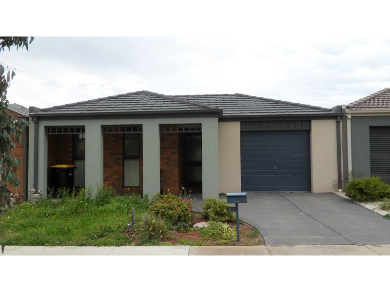 41 Tandara Circuit, Melton VIC 3337