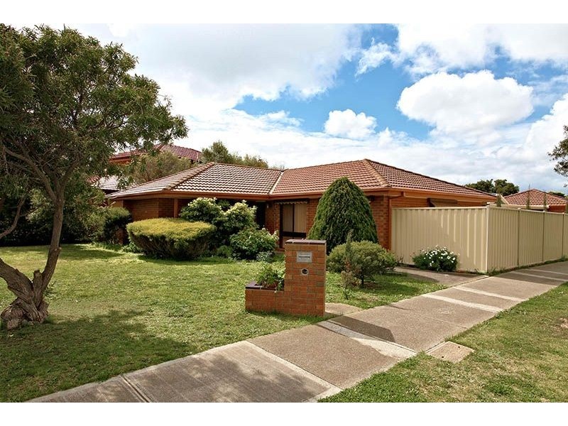 1 Ivy Tower Court, Taylors Lakes VIC 3038