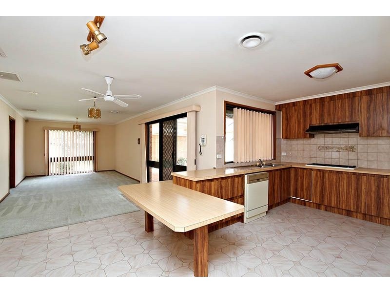 1 Ivy Tower Court, Taylors Lakes VIC 3038
