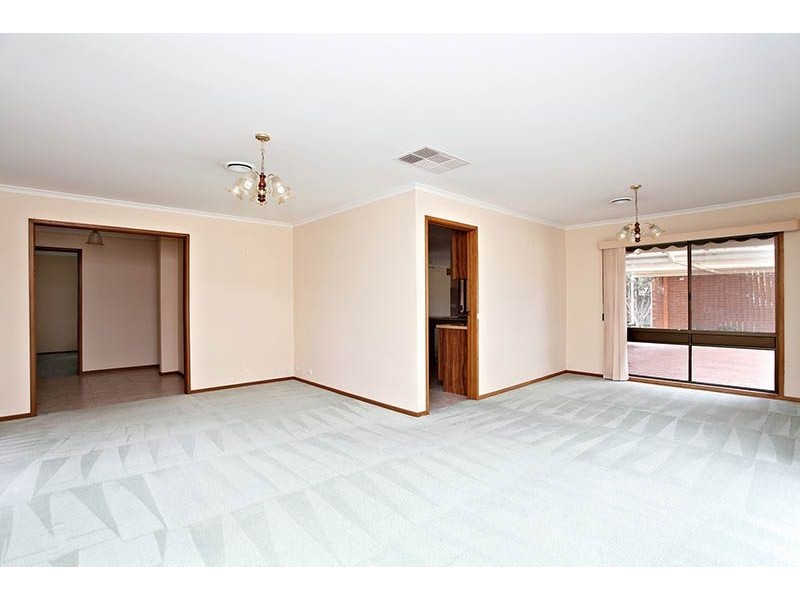 1 Ivy Tower Court, Taylors Lakes VIC 3038